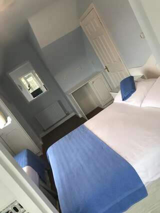 Отели типа «постель и завтрак» Kinsale B&B Scilly Cемейный номер с собственной ванной комнатой-3